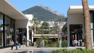 holiday inn express toulon est by ihg
