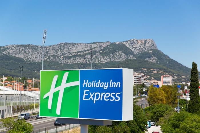 holiday inn express toulon est by ihg
