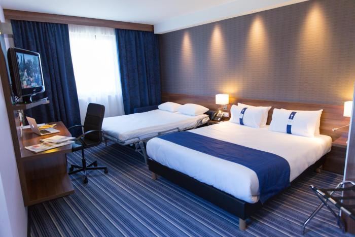 holiday inn express toulon est by ihg