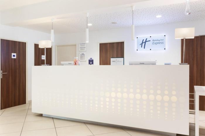 holiday inn express toulon est by ihg