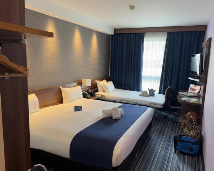holiday inn express toulon est by ihg