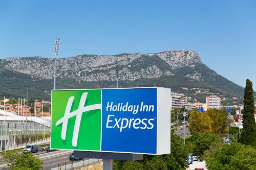 holiday inn express toulon est by ihg