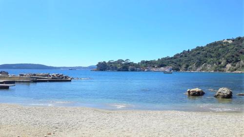 holiday inn express toulon est by ihg