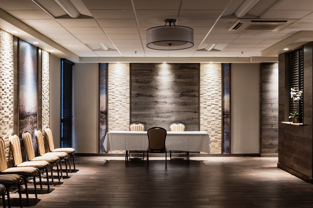 holiday inn newark international airport by ihg