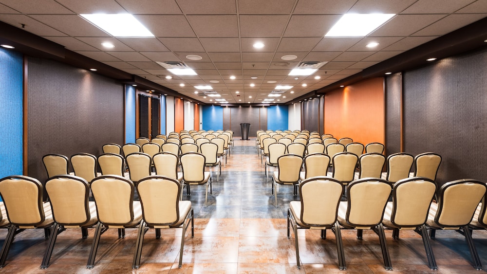 holiday inn newark international airport by ihg