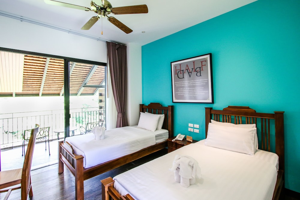 rain tree khao yai hotel