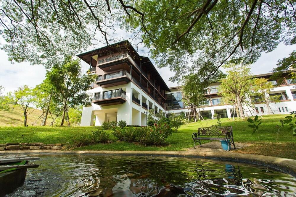 rain tree khao yai hotel
