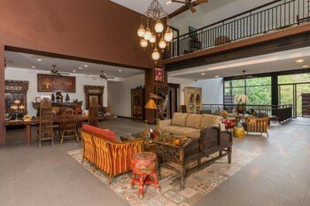 rain tree khao yai hotel