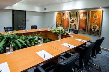 nouvo city hotel