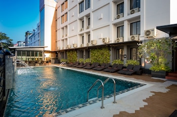 Nouvo City Hotel,,4 star