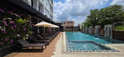 nouvo city hotel