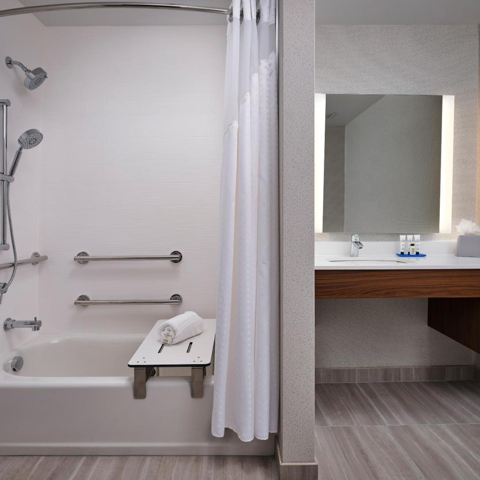 holiday inn express and suites lockport an ihg hotel