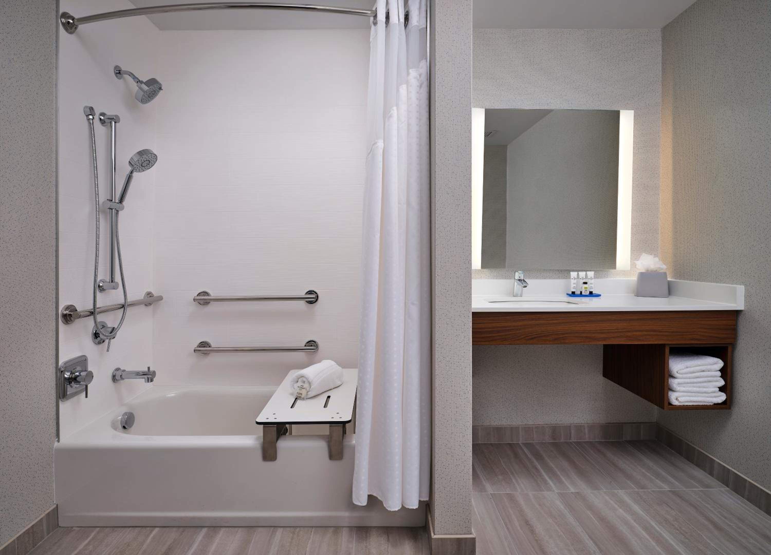 holiday inn express and suites lockport an ihg hotel