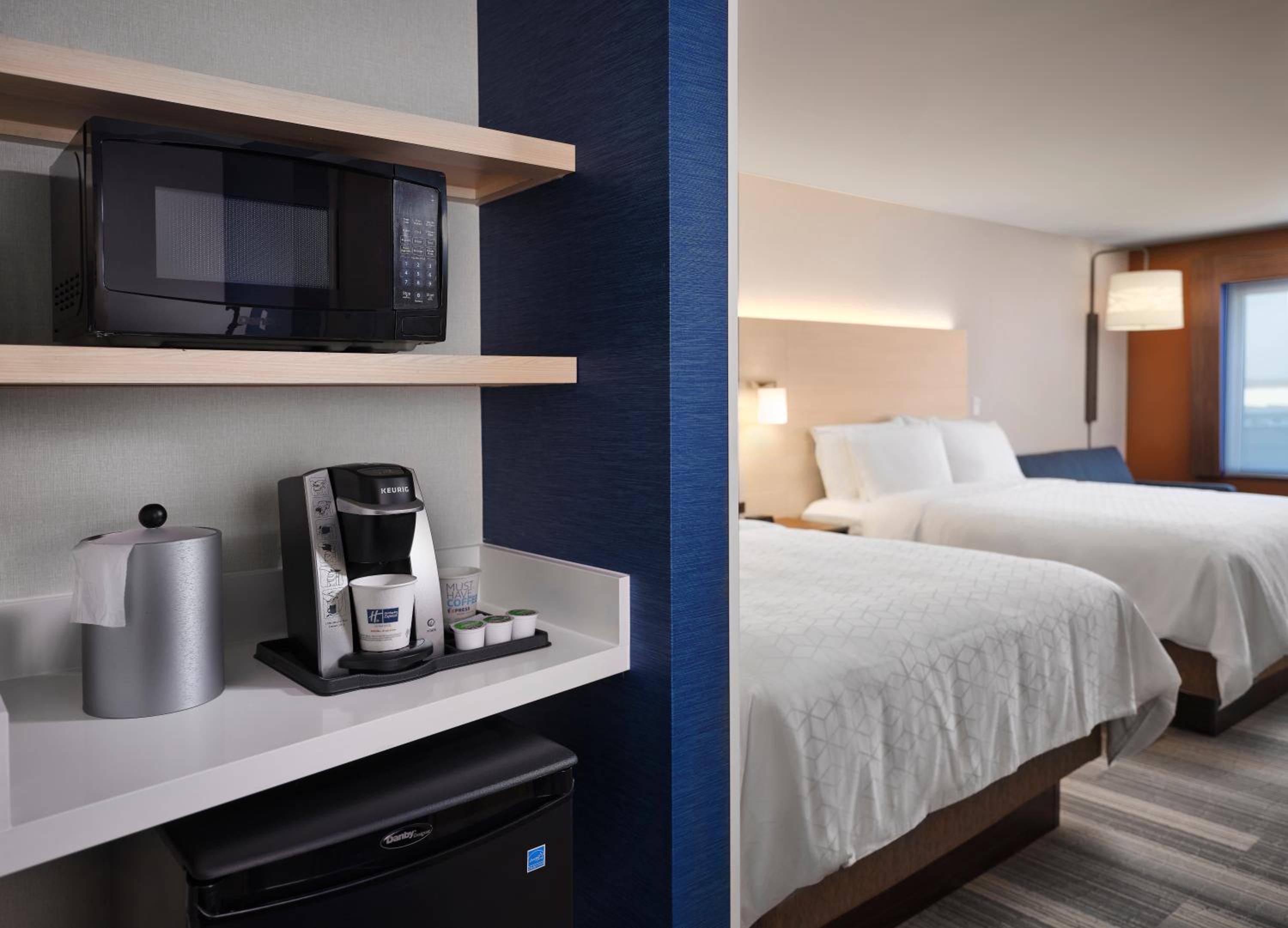 holiday inn express and suites lockport an ihg hotel