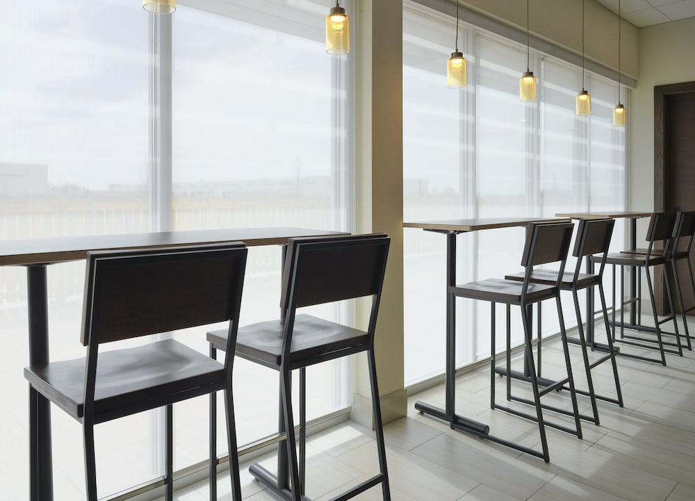 holiday inn express and suites lockport an ihg hotel