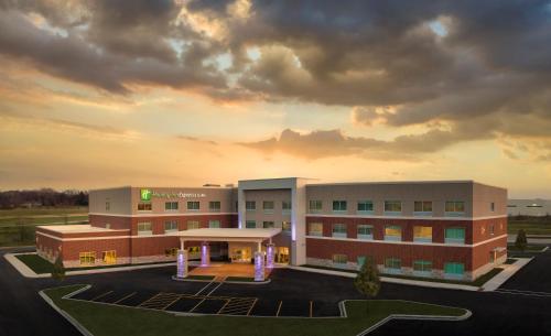 holiday inn express and suites lockport an ihg hotel