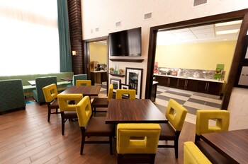hampton inn and suites by hilton regina east gate