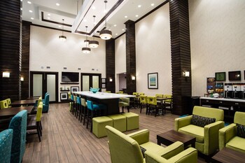 hampton inn and suites by hilton regina east gate