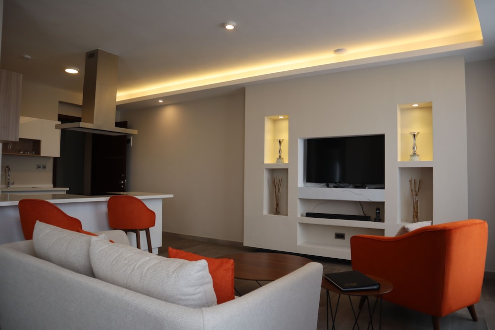 the curve by the park apartments