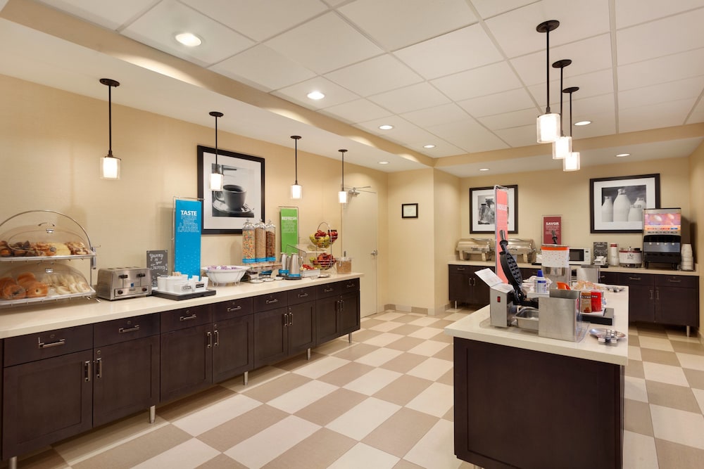 hampton inn and suites philadelphia montgomeryville