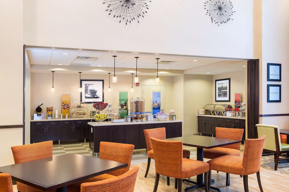 hampton inn and suites philadelphia montgomeryville
