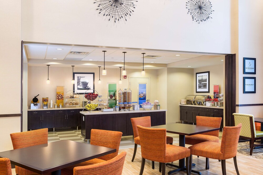hampton inn and suites philadelphia montgomeryville