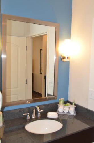 holiday inn express and suites springville south provo area by ihg