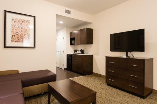 Holiday Inn Express & Suites Aiken By Ihg,Aiken County>>Aiken,3 star
