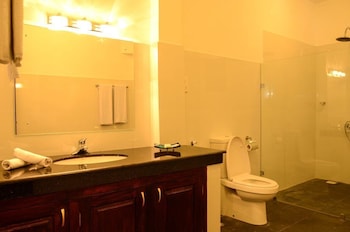 marina beach passikudah