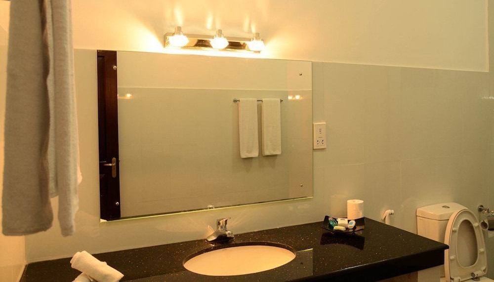 marina beach passikudah