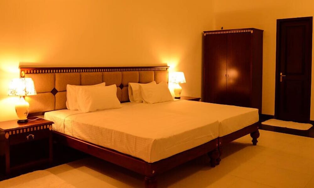 marina beach passikudah