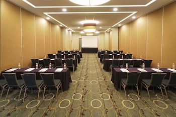 holiday inn hotel and suites hermosillo aeropuerto by ihg
