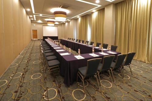 holiday inn hotel and suites hermosillo aeropuerto by ihg