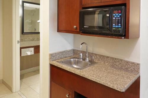 holiday inn hotel and suites hermosillo aeropuerto by ihg