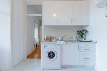 spacious bright and sunny apartment by timecooler