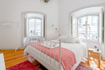 spacious bright and sunny apartment by timecooler