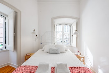 spacious bright and sunny apartment by timecooler