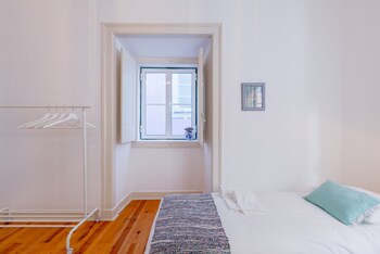 spacious bright and sunny apartment by timecooler