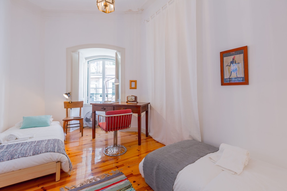 spacious bright and sunny apartment by timecooler