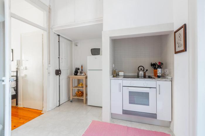 spacious bright and sunny apartment by timecooler