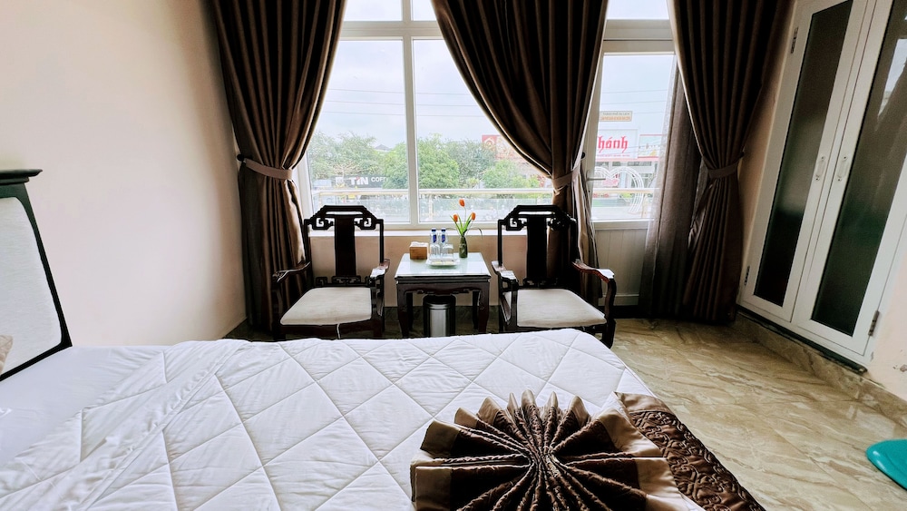 song huong hue hotel