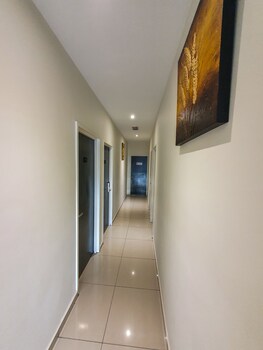 De Uptown Hotel Ss2, Pj,,2 star