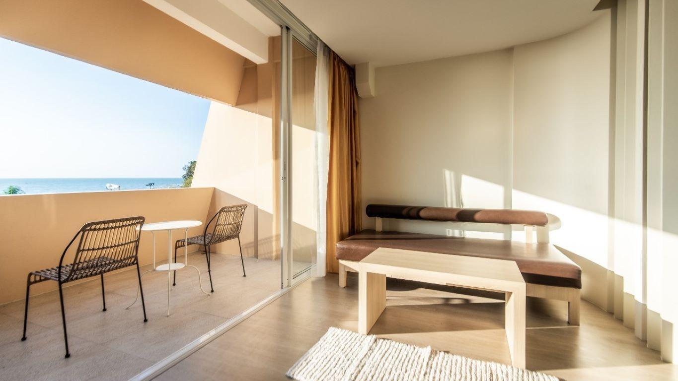 bangsaen villa hotel