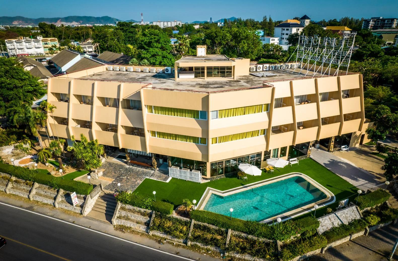 bangsaen villa hotel