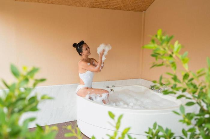 bangsaen villa hotel