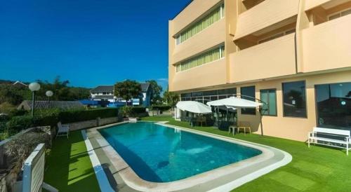 bangsaen villa hotel