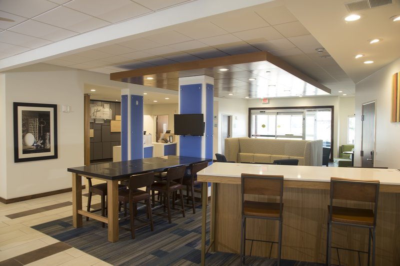 holiday inn express and suites monroe by ihg