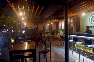riverside guesthoue