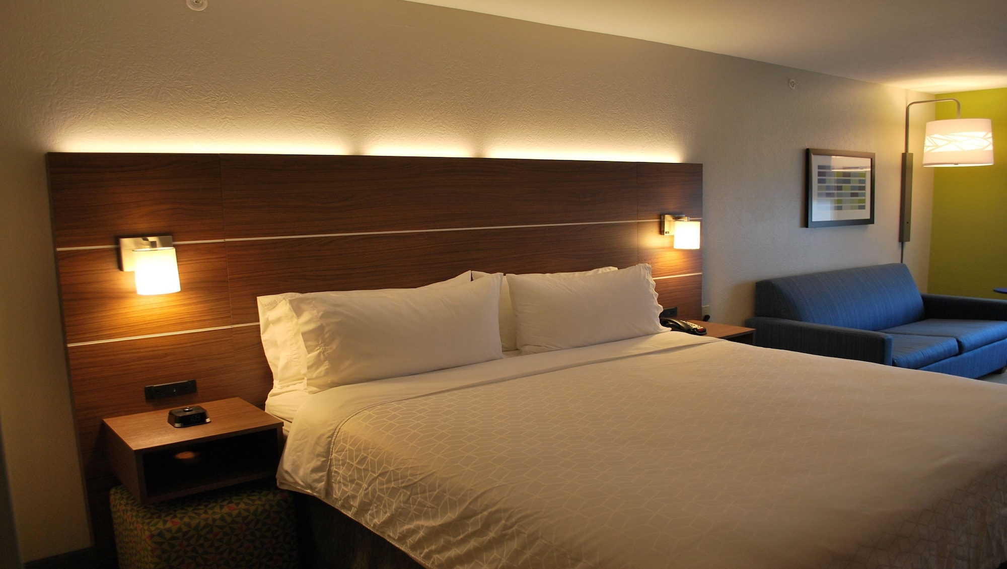 holiday inn express and suites indianapolis north