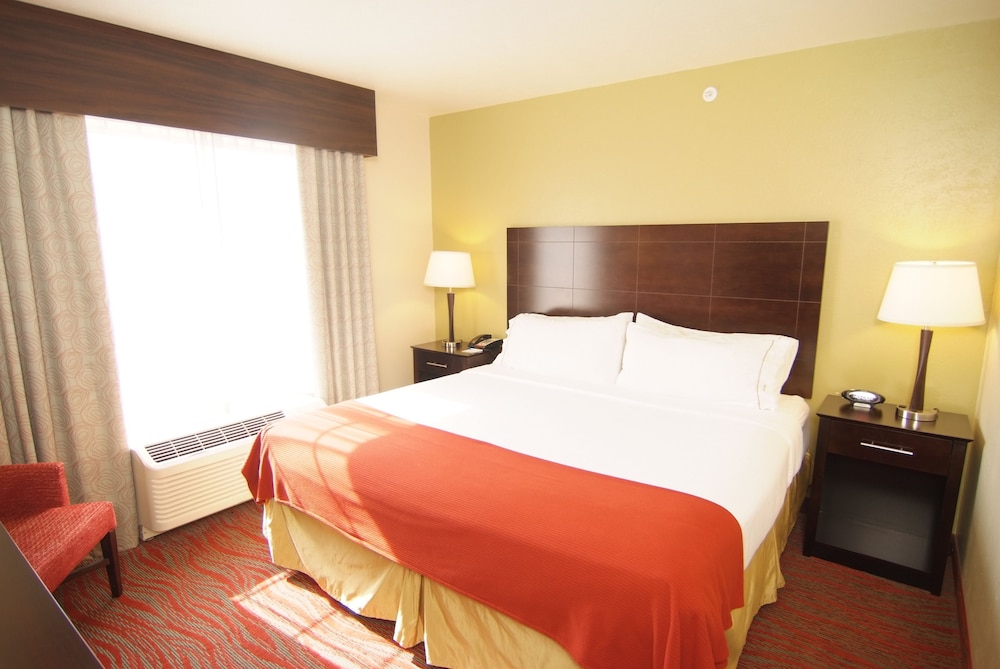 holiday inn express and suites indianapolis north